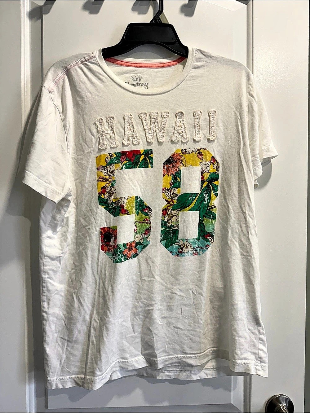 Roebuck & Co Hawaii 58 Graphic T-Shirt White Large